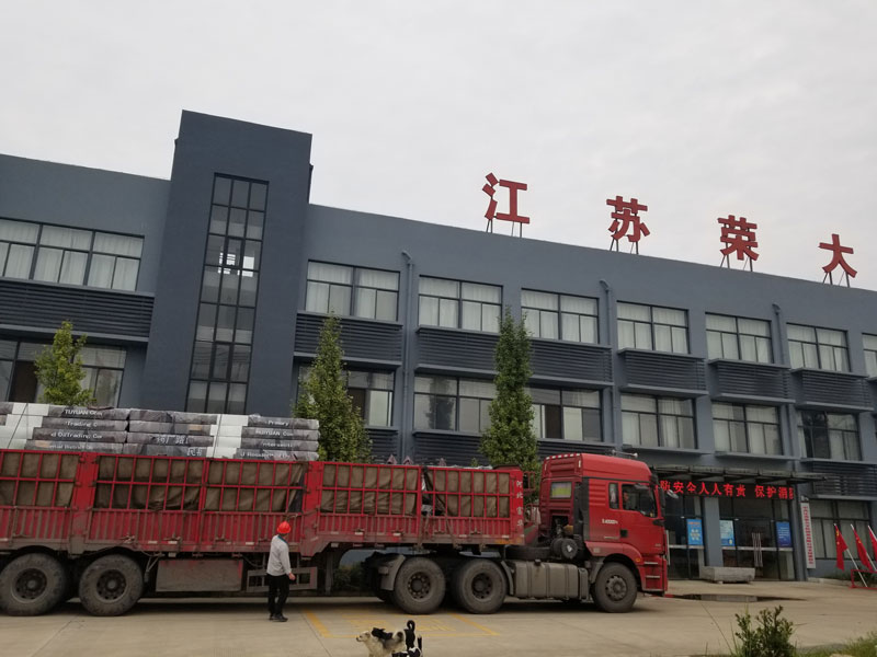 榮大公交候車亭廠家發往河北候車亭案例